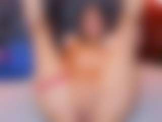 Live cam show with AMELIE - Petite on liverealitysex.com