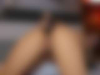 Live cam show with AMELIE - Bikini on luckytryst.com
