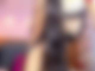 Live cam show with AMELIE - Bedroom on livesuperchat.net