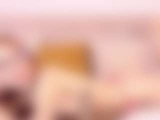 Live cam show with Chloe Ferreira - Body Massage on CamSextacy