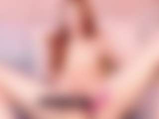 Live cam show with Chloe Ferreira - Spank Toys on realtime-chat