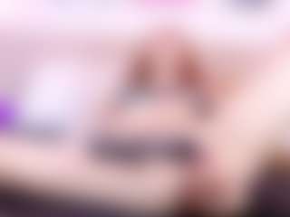 Live cam show with Chloe Ferreira - Body Massage on Fling VIP Chat