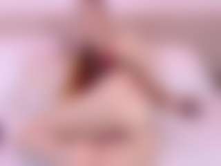 Live cam show with Chloe Ferreira - Fingers on Camsoda