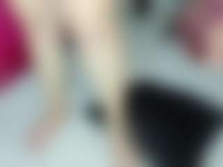 Live cam show with taamaraaa - Dildo on Soda Cam