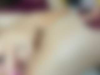Live cam show with taamaraaa - Striptease Granny on Camming Site