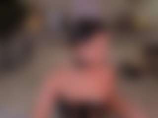 Live cam show with Matilda - Butt Plug on Camsoda