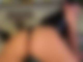 Live cam show with Matilda - Upskirt on Camiplay Live