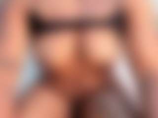 melanny MILF webcam performer live streaming