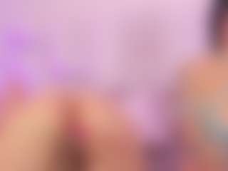 Live cam show with Daniela Princess - Shaved Pussy on Camsoda