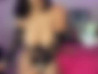 Live cam show with Mariah Exotic - Shaved Pussy on Stripli.com