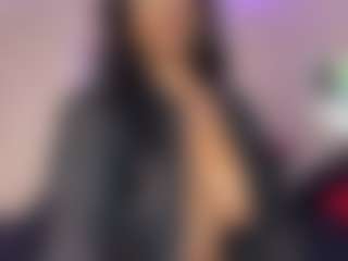 Live cam show with Mariah Exotic - Athletic Strip on CamwithHer
