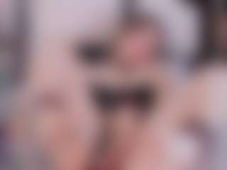 Live cam show with Elizabeth Adams - MILF on UwU Esports