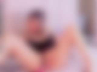 Live cam show with Elizabeth Adams - Shaved Pussy on CSO-WL