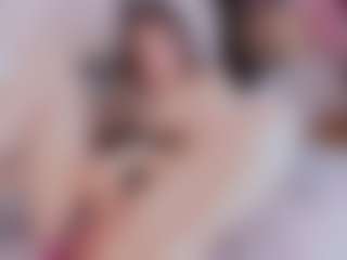 Live cam show with Elizabeth Adams - Public on CamSodaAdn