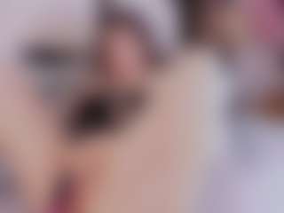 Live cam show with Elizabeth Adams - Mature on Camming Site