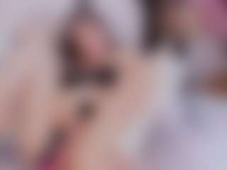 Live cam show with Elizabeth Adams - Small Tits on Camming Site