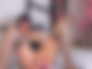 Live cam show with Elizabeth Adams - Spank on CamClone