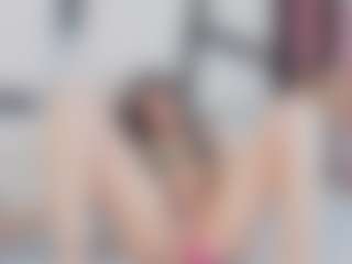 Live cam show with Elizabeth Adams - Small on Milfs Live