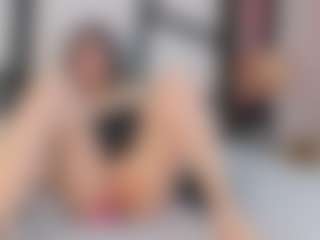 Live cam show with Elizabeth Adams - Blonde Hair on AdultVida.com