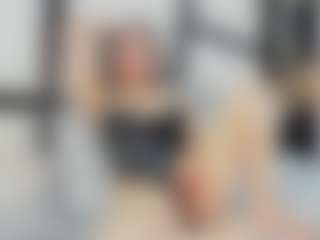 Live cam show with Elizabeth Adams - Public on milfzrlive.com