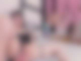 Elizabeth Adams MILF webcam performer live streaming