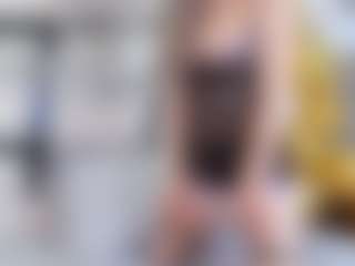 Live cam show with Elizabeth Adams - Brown Eyes Mature on Camming Site