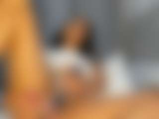Hot-Mamacitah's Live Sex Cam Show