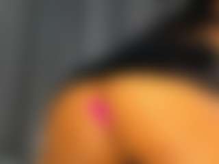 Hot-Mamacitah's Live Sex Cam Show