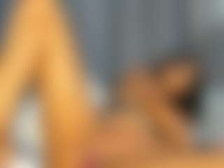 Hot-Mamacitah's Live Sex Cam Show