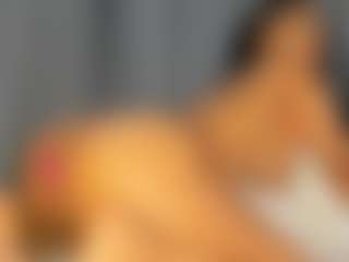 Hot-Mamacitah's Live Sex Cam Show