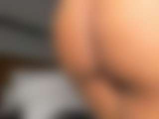 Live cam show with Hot-Mamacitah - Ebony Squirt on Uber Horny