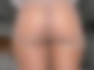 Hot-Mamacitah's Live Sex Cam Show