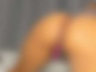 Hot-Mamacitah's Live Sex Cam Show