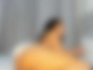 Live cam show with Hot-Mamacitah - Latina Petite on StripNow