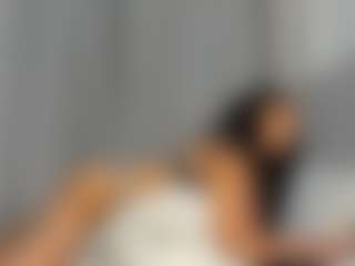 Live cam show with Hot-Mamacitah - Ebony HD on Camsoda