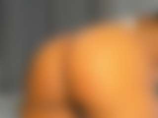 Live cam show with Hot-Mamacitah - Deepthroat on Camsoda