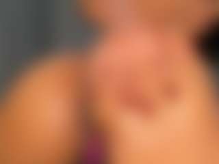 Hot-Mamacitah's Live Sex Cam Show