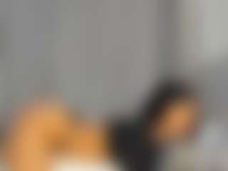 Live cam show with Hot-Mamacitah - Skinny on Camsoda