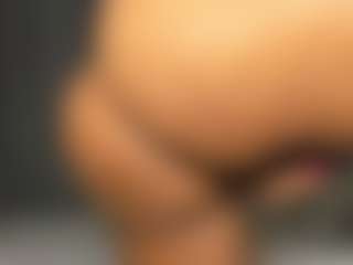 Live cam show with Hot-Mamacitah - Petite Toys on Camsoda