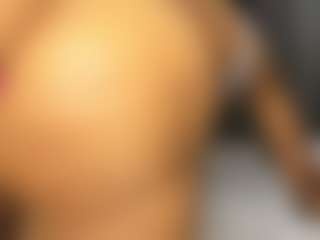 Hot-Mamacitah's Live Sex Cam Show