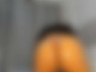 Hot-Mamacitah's Live Sex Cam Show