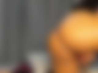 Hot-Mamacitah's Live Sex Cam Show