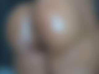 Hot-Mamacitah's Live Sex Cam Show