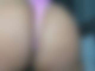 Hot-Mamacitah's Live Sex Cam Show