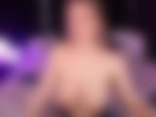 Live cam show with LylaYeess - Oil on livesuperchat.net