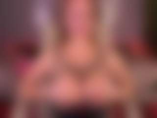 Live cam show with LylaYeess - Smoking on crypto-cams