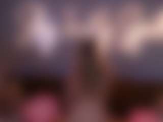 Live cam show with LylaYeess - Blonde Hair on Camsoda