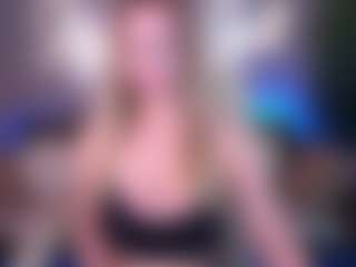 Live cam show with LylaYeess - Blonde Hair Curvy on x69.live