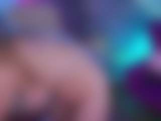 Live cam show with LylaYeess - Nipple Piercings on Dolls Live