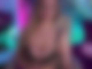 Live cam show with LylaYeess - Bikini on dropp.cam